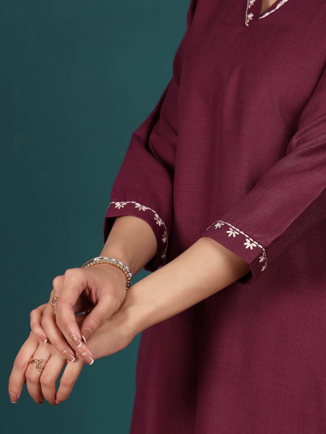 Varanga Women Embroidered Regular Thread Work Kurta with Trousers