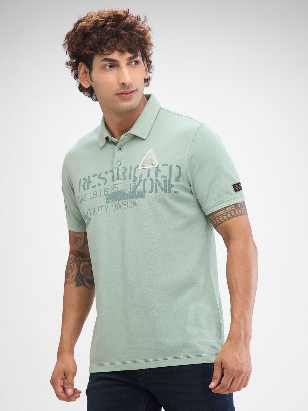 SPYKAR Men Typography Printed Polo Collar Slim Fit T-shirt