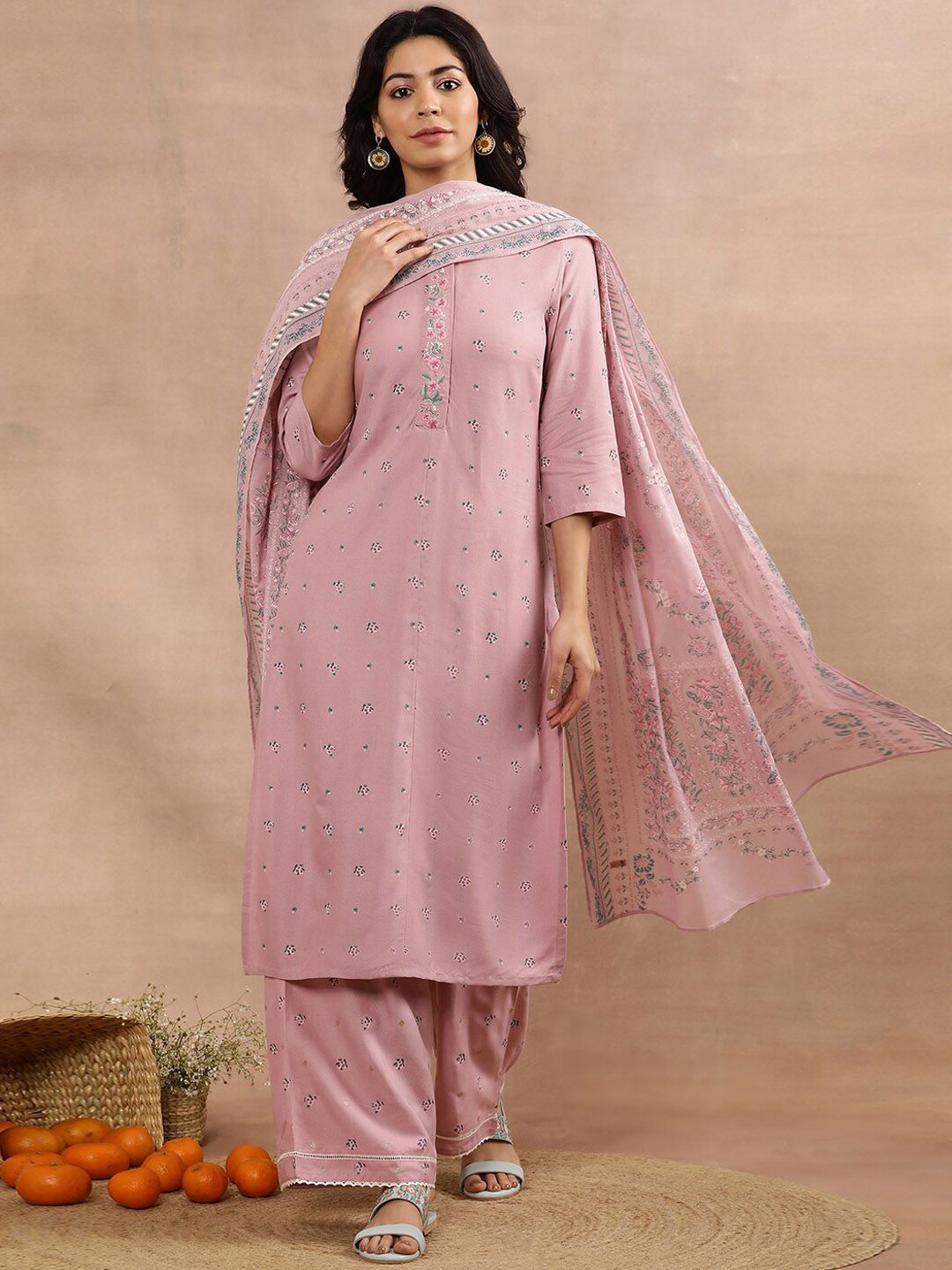 W Floral Printed Regular Thread Work Kurta with Trousers & With Dupatta