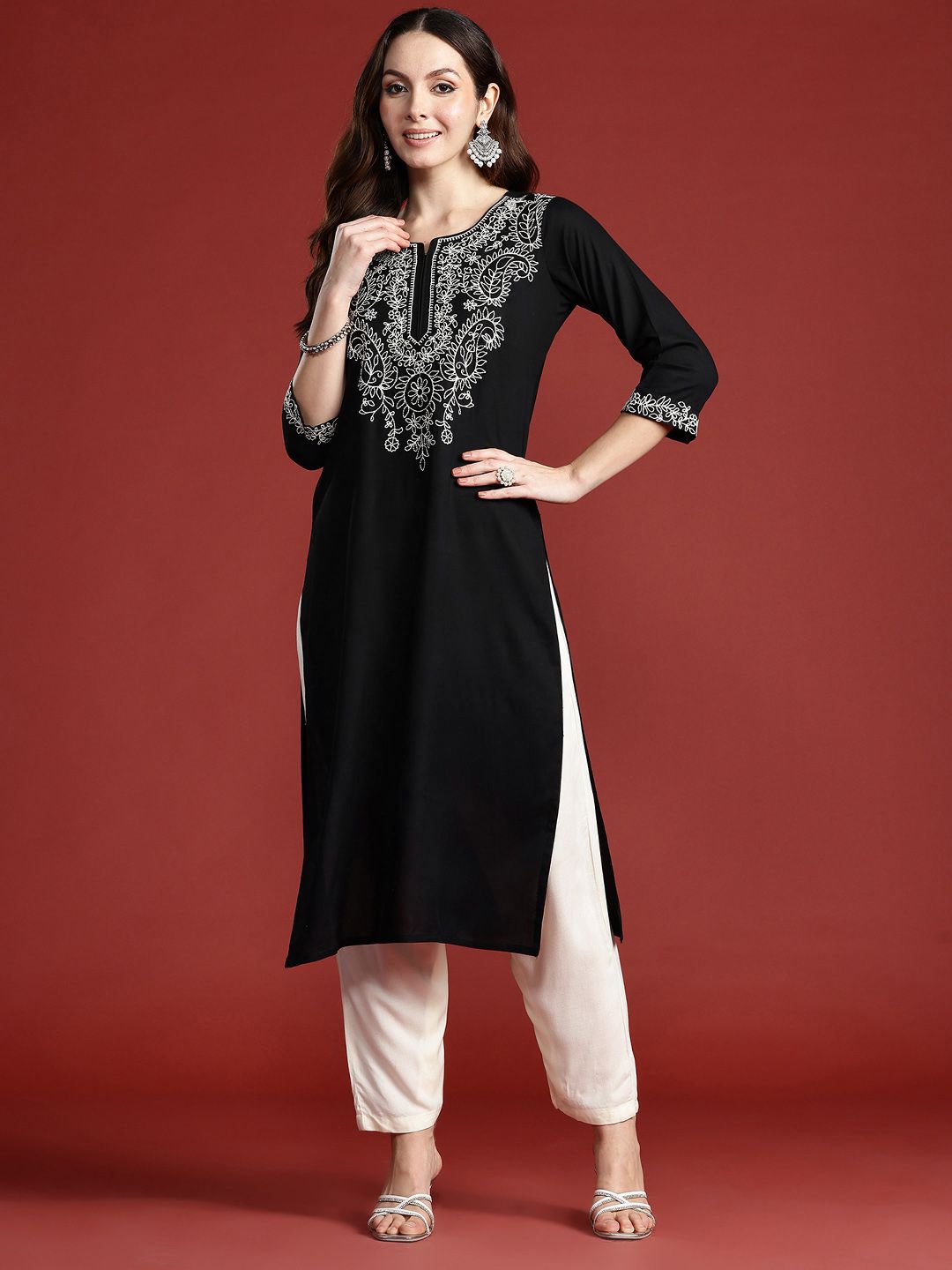 Indo Era Women Paisley Embroidered Thread Work Kurta