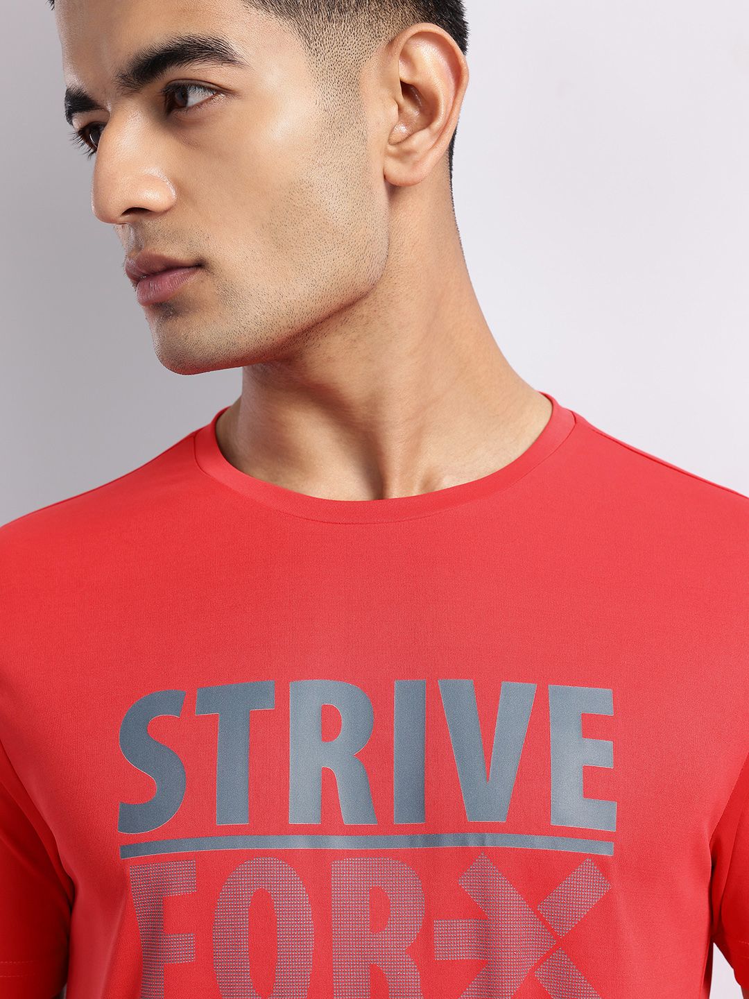 HRX oleh Hrithik Roshan Typography dicetak T-Shirt Latihan yang cepat-kering