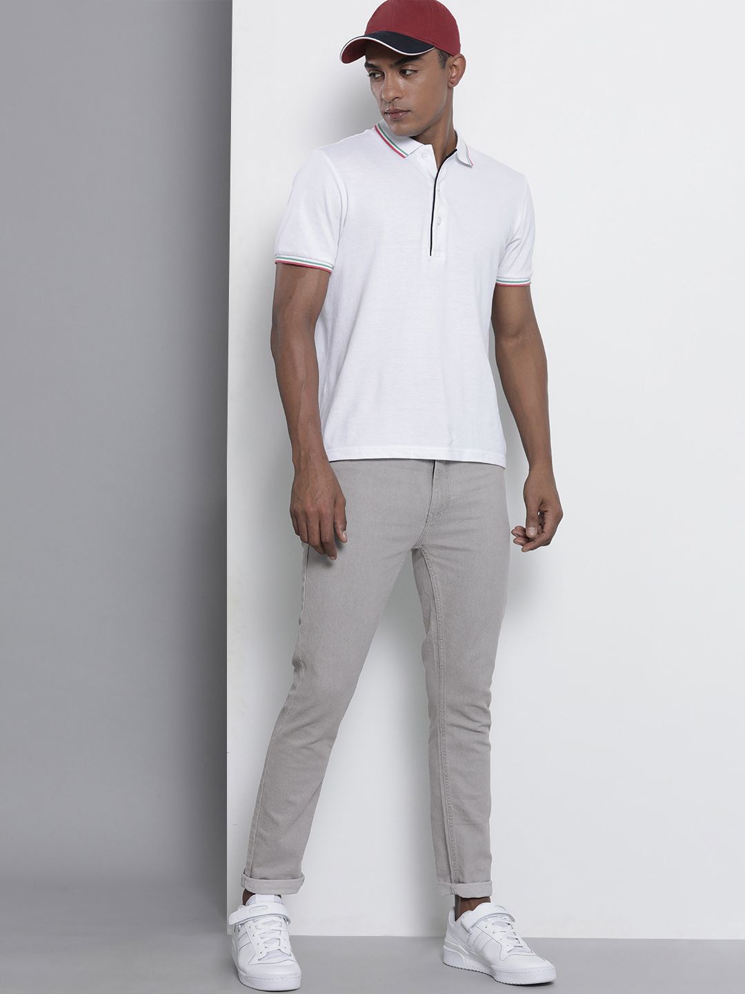The Indian Garage Co Men Grey Slim Fit Mid-Rise Clean Look Stretchable Jeans