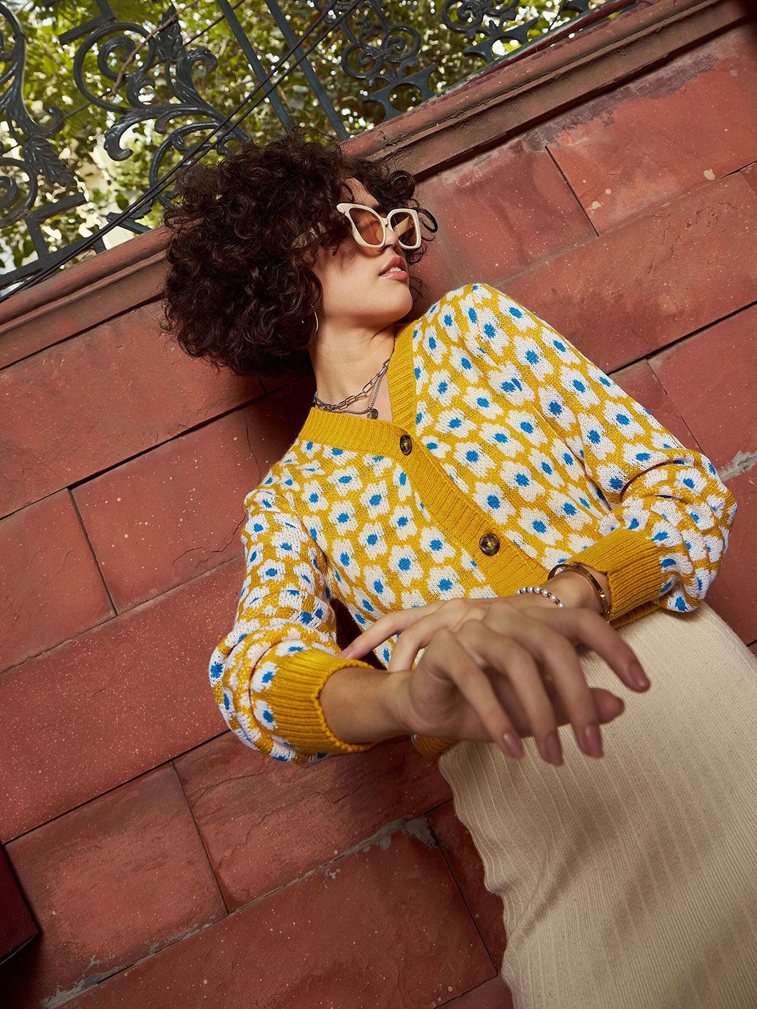SASSAFRAS Floral Printed V-Neck Ribbed Woollen Cardigan