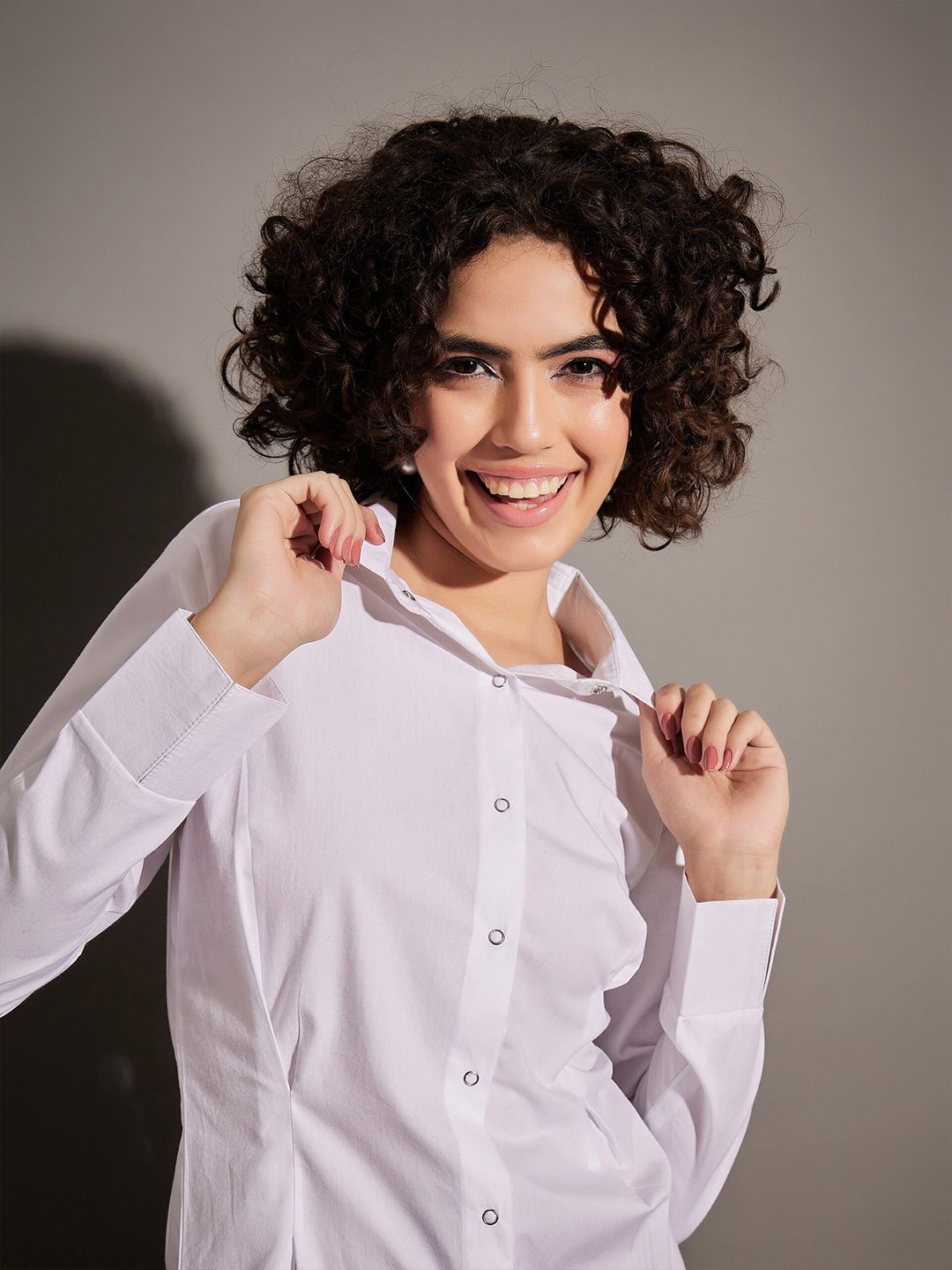 SASSAFRAS White Slim Fit Pleated Pure Cotton Casual Shirt