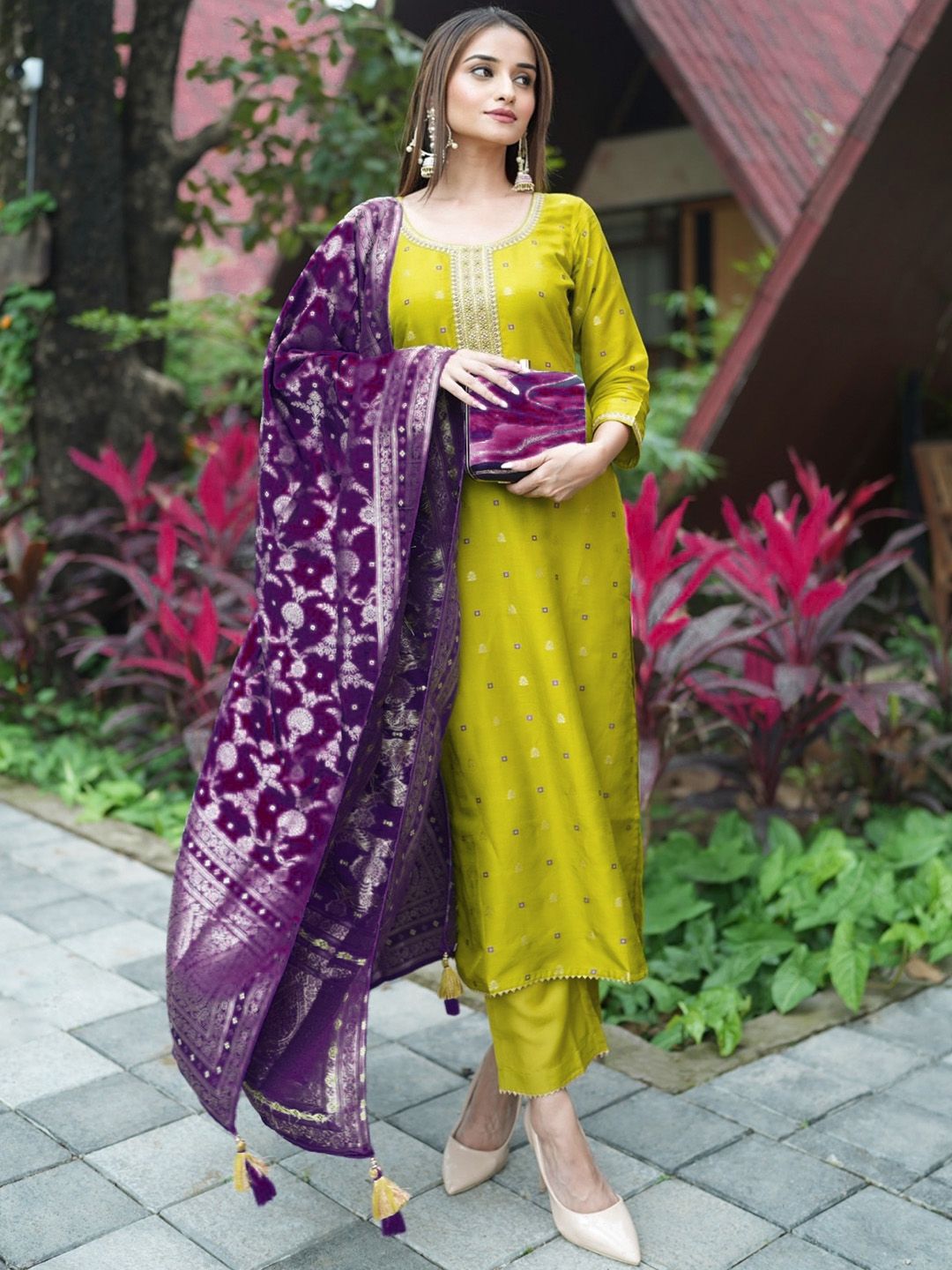 Libas Ethnic Motifs Woven Design Regular Kurta with Trousers & Dupatta