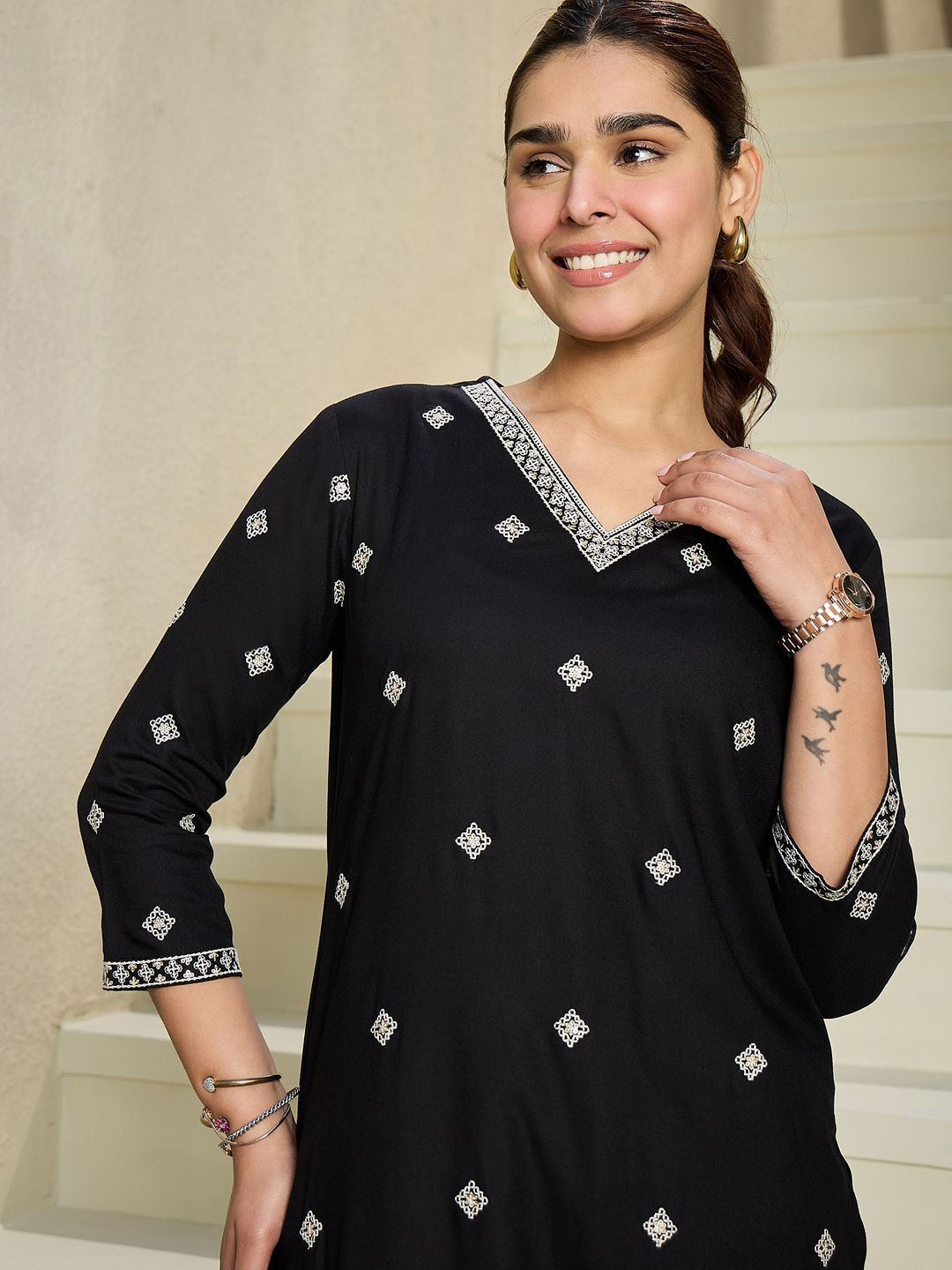 Indo Era Floral Embroidered Thread Work Straight Kurta
