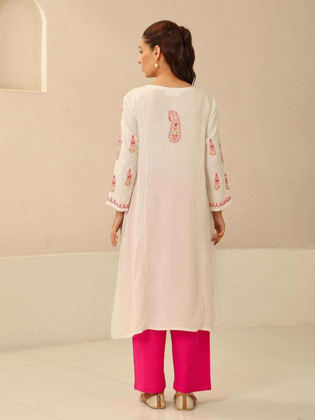 House of Chikankari Women Off White Cotton Chikankari Embroidered Kurta