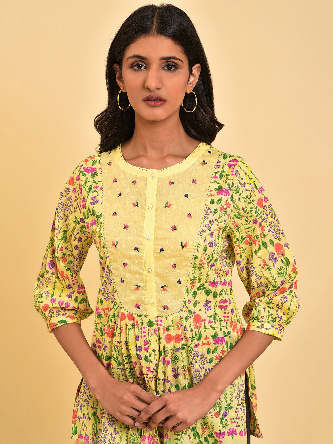 W Floral Printed Round Neck Cuffed Sleeves Cotton Regular Top