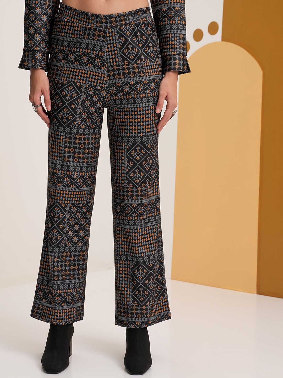 Vishudh Geometric Printed Shirt Collar Tunic With Trousers