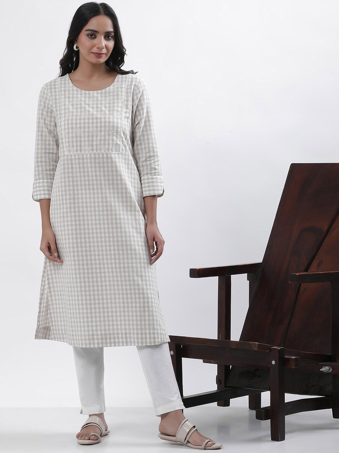 W Women Checked Thread Work A-Line Kurta