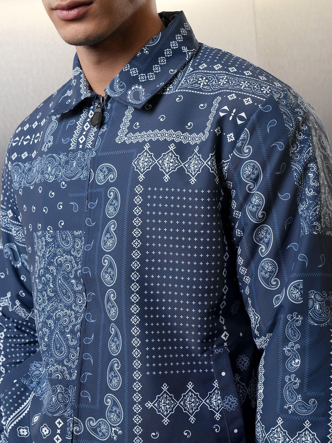 HIGHLANDER Men Crop Denim Jacket with Patchwork