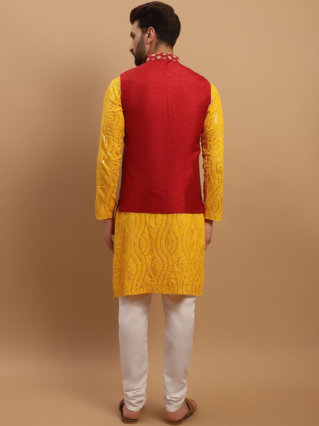 SOJANYA Kurta Kapas Tulen Bersulam Labuci dengan Jaket Churidar & Nehru Bersulam