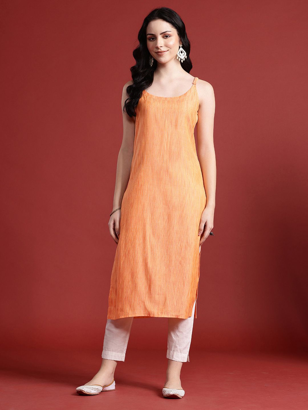Anouk Thread Work Sleeveless Straight Kurta