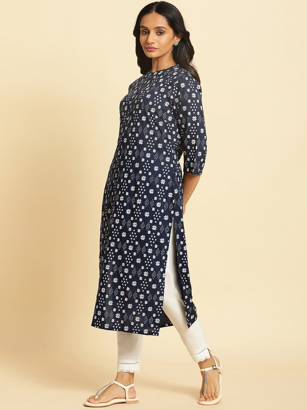 W Floral Printed Mandarin Collar Straight Kurta