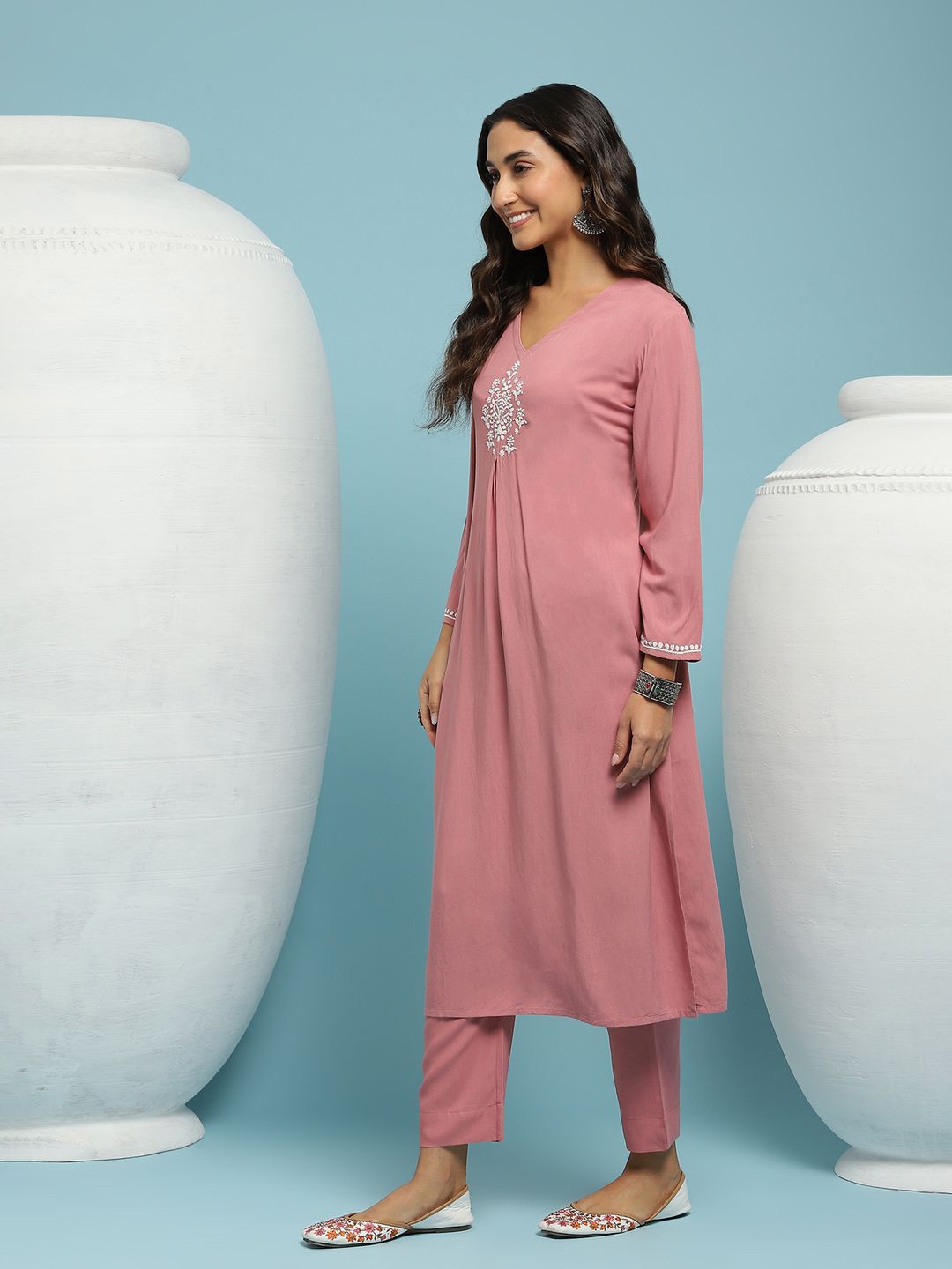 House of Chikankari Women Dark Pink Rayon Chikankari Sulam Set Kurta