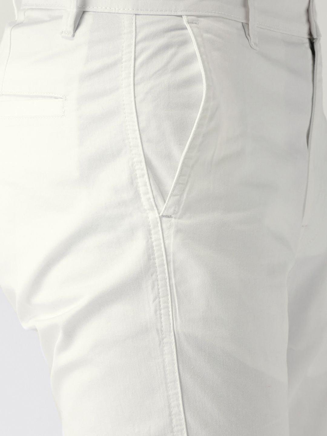 HIGHLANDER Men White Slim Fit Chinos