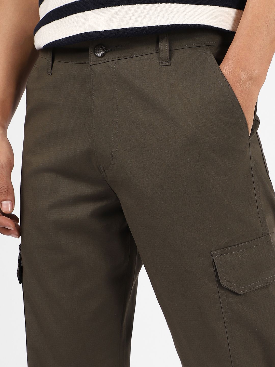 Urbano Fashion Men Mid-Rise Pure Cotton Cargo Trousers