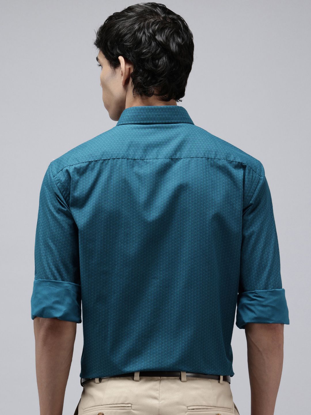Park Avenue Slim Fit Geometric Printed Formal Shirt