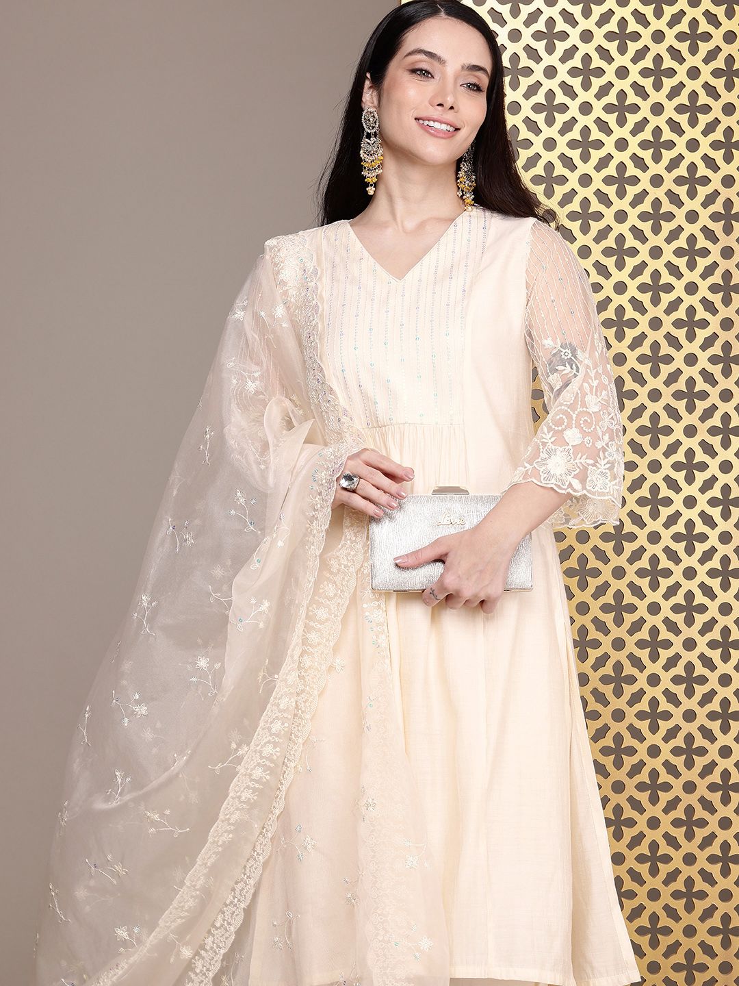 Rumah Reka Bentuk Pataudi Yoke Biasa Jashn Kurta dengan Patiala & Dupatta