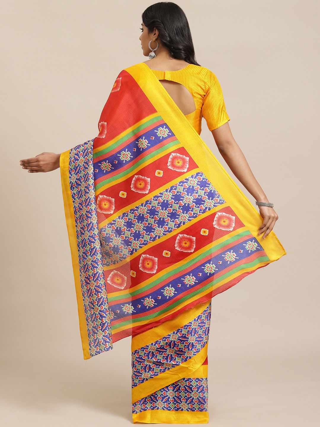 Saree mall Red & Off-White Dyed Effect Saree