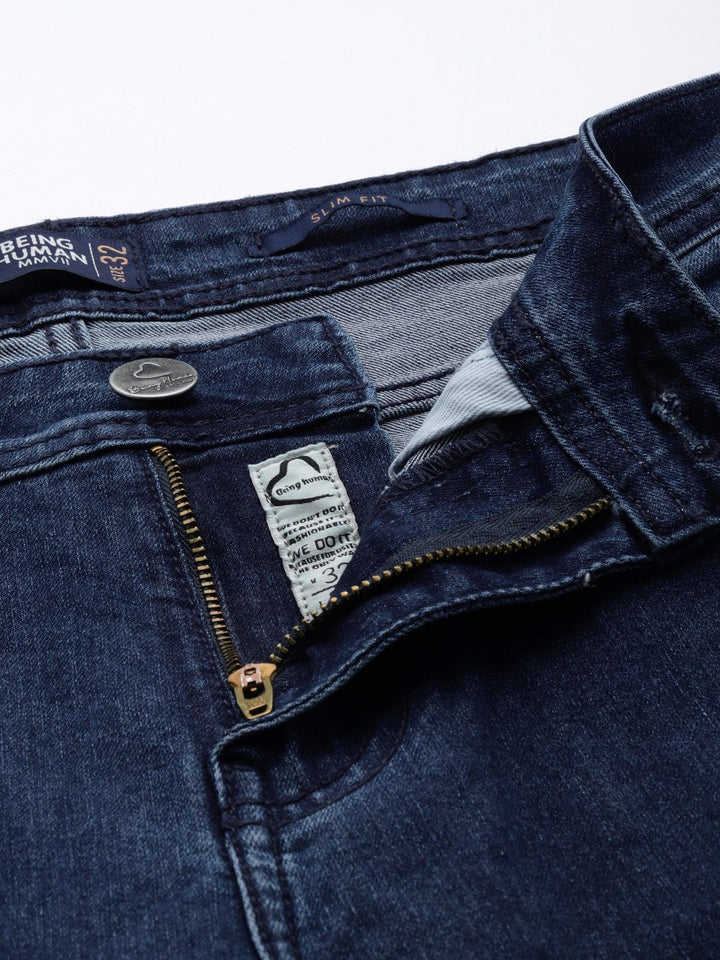 Menjadi Lelaki Manusia Slim Sesuai Cahaya Pudar Seluar Jeans