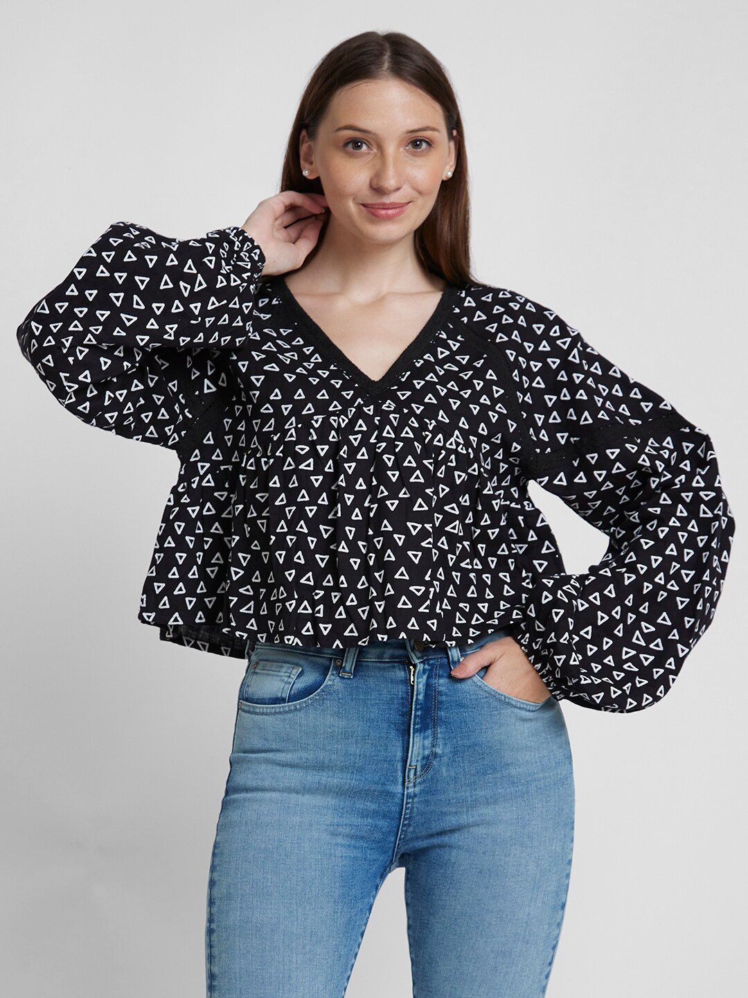 SPYKAR Geometric Printed V-Neck Puff Sleeves Cotton Regular Top