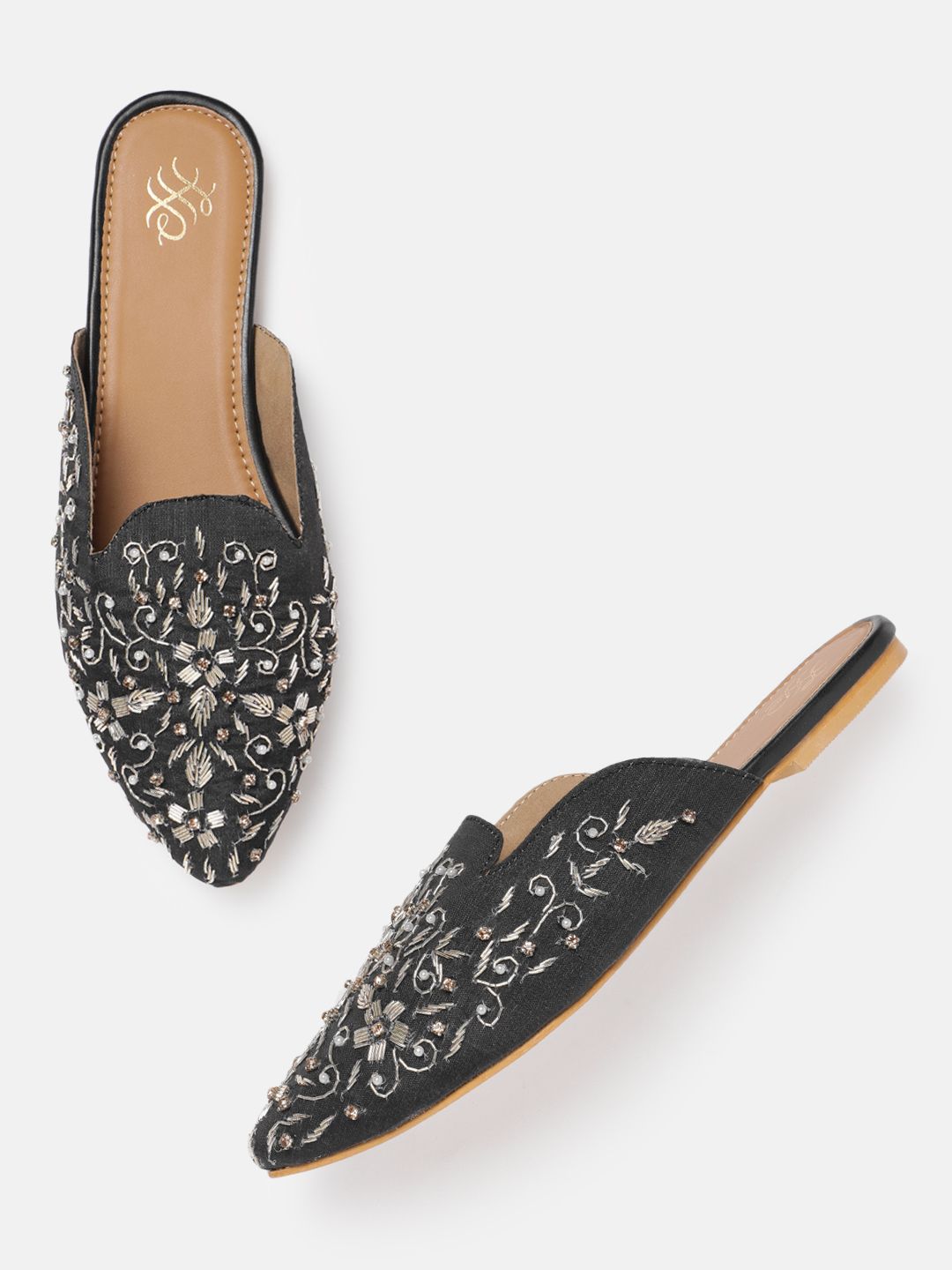 House of Pataudi Women Embellished Ethnic Mules