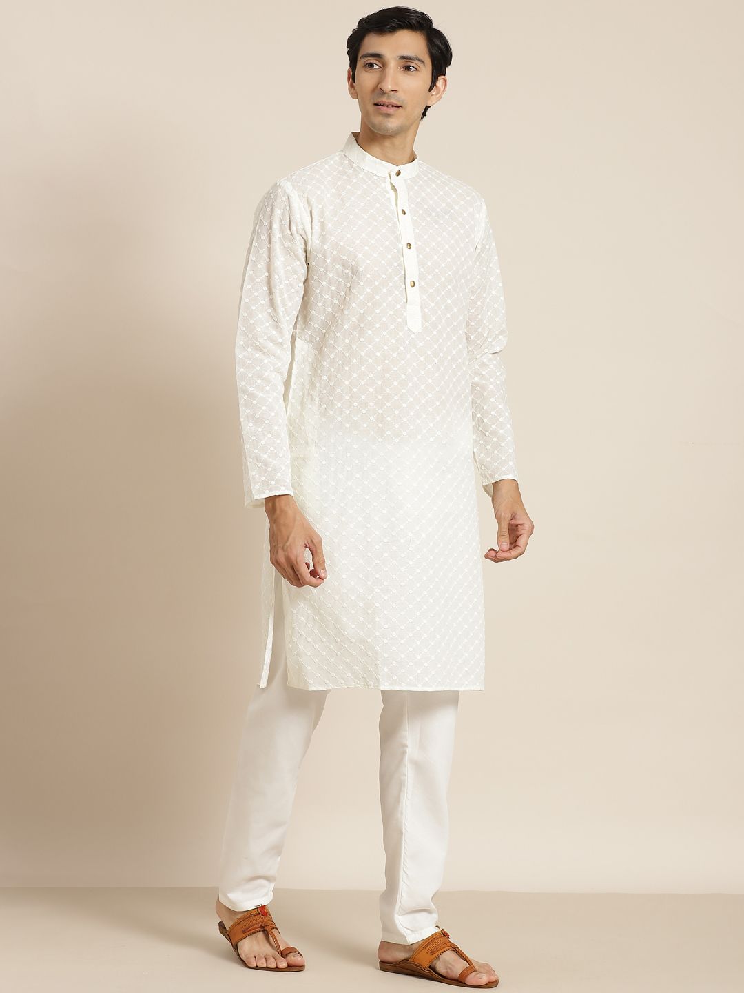 SOJANYA Lelaki Kurta Kapas Tulen Chikankari Berwarna Krim dengan Jaket Churidar & Nehru