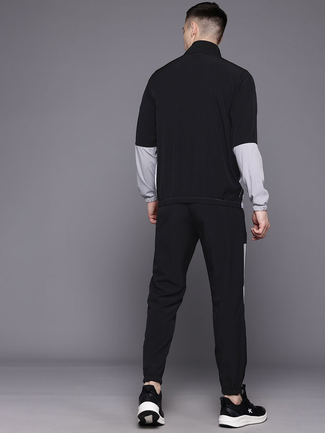 HRX by Hrithik Roshan Men Rapid-Dry Colourblocked Lifestyle Tracksuit