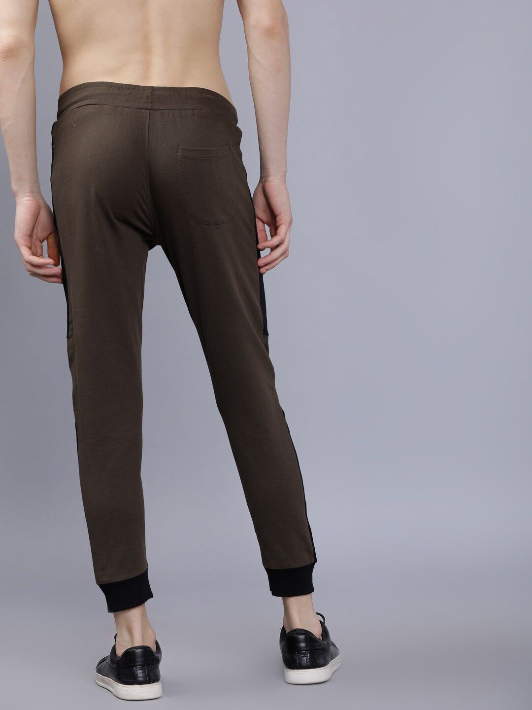 The Indian Garage Co Men Olive-Green & Black Colourblocked Slim-Fit Joggers