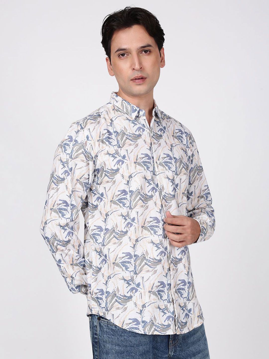 Bene Kleed Men Slim Fit Floral Printed Slub Texture Casual Shirt