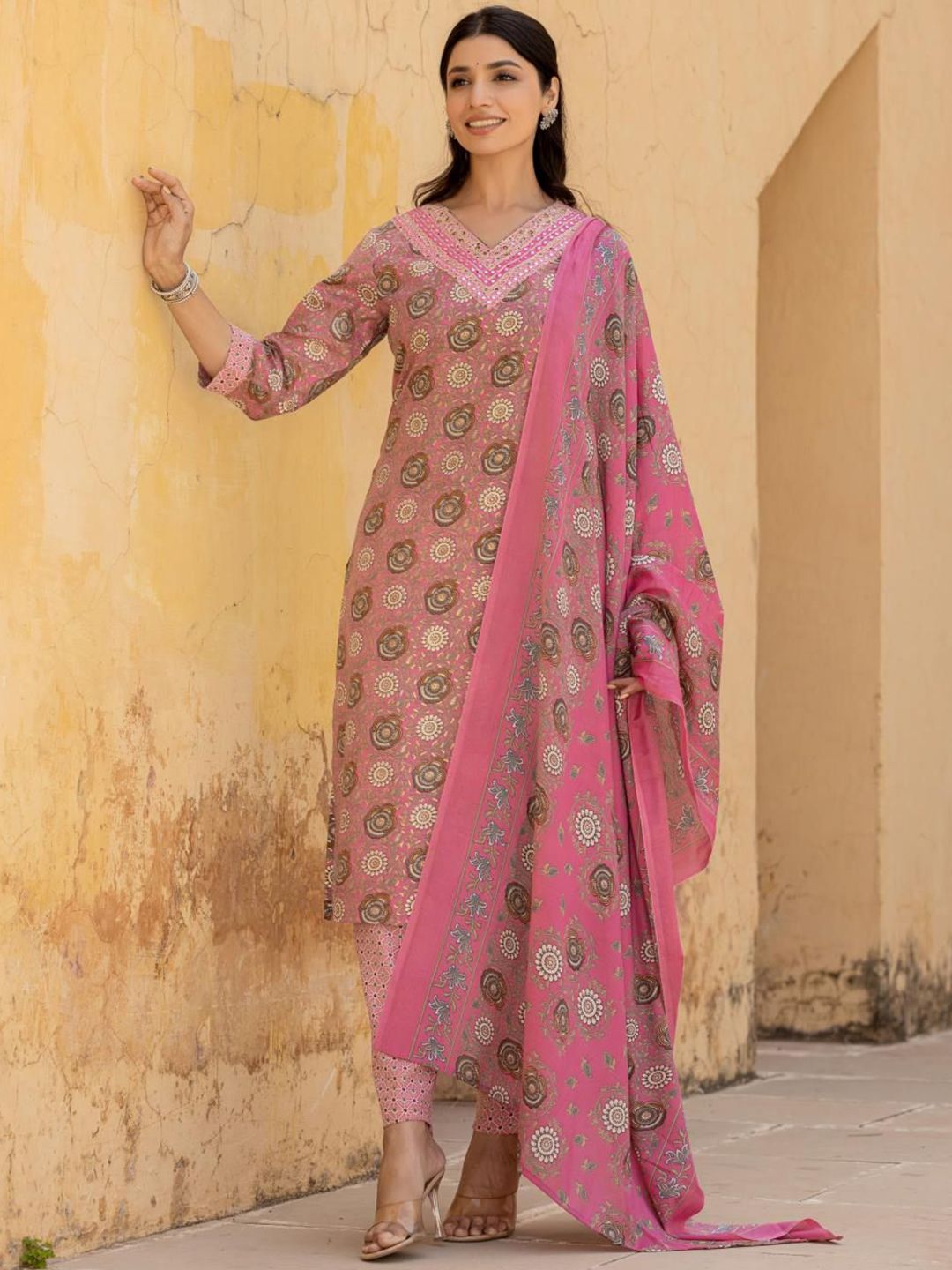 Varanga Women Floral Embroidered Regular Mirror Work Kurta with Trousers & With Dupatta