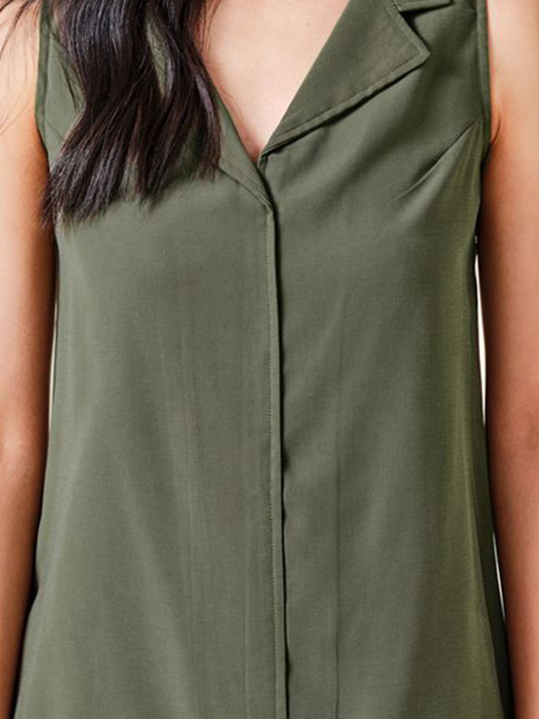 AND Women Solid V-Neck Sleeveless Top