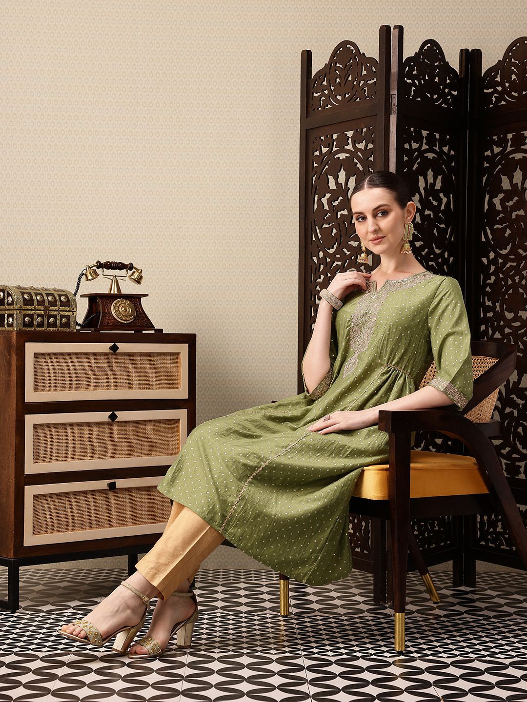 House of Pataudi Polka Dot Printed Sequinned A-Line Jashn Kurta