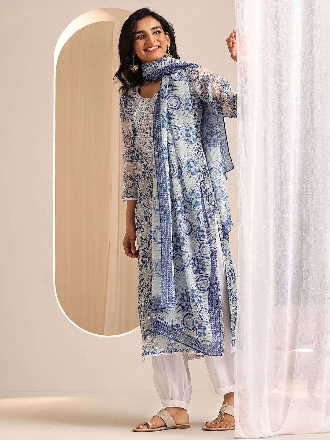 Libas Women Floral Printed Regular Kurta with Trousers & With Dupatta