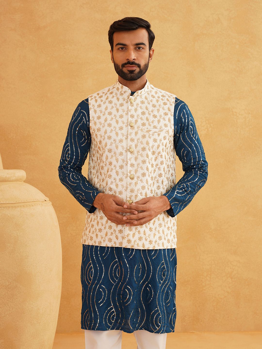 SOJANYA Men Leheriya Embroidered Sequinned Pure Cotton Kurta With Churidar & Nehru Kurta