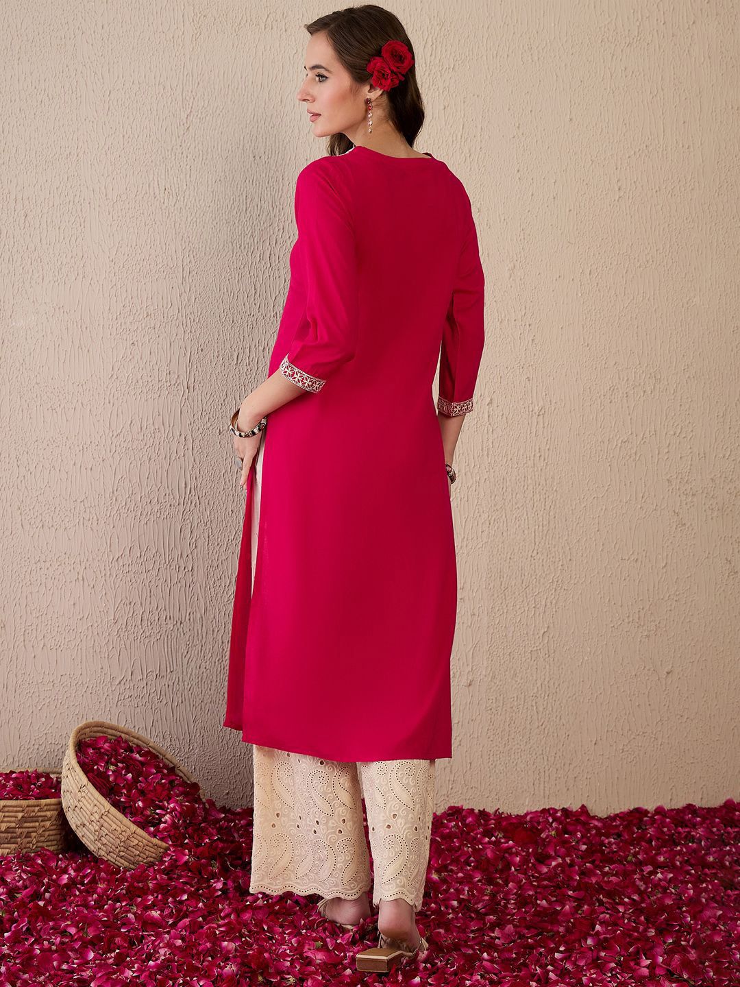 Indo Era Women Floral Embroidered Thread Work Kurta