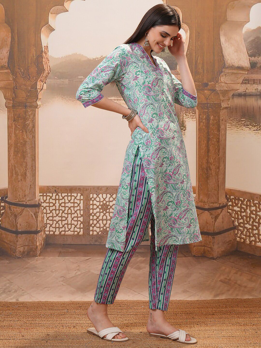 Vishudh Green Floral Printed Pure Cotton Straight Kurta With Trousers & Dupatta