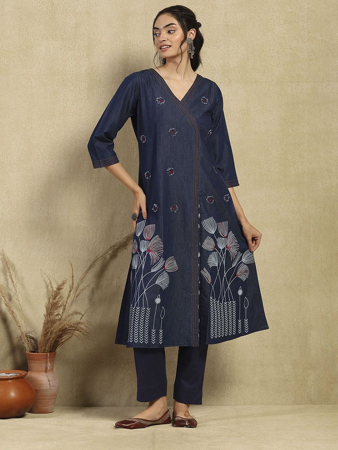 Rumah Wanita Chikankari Denim Biru Tua Kurta Dihiasi Tangan