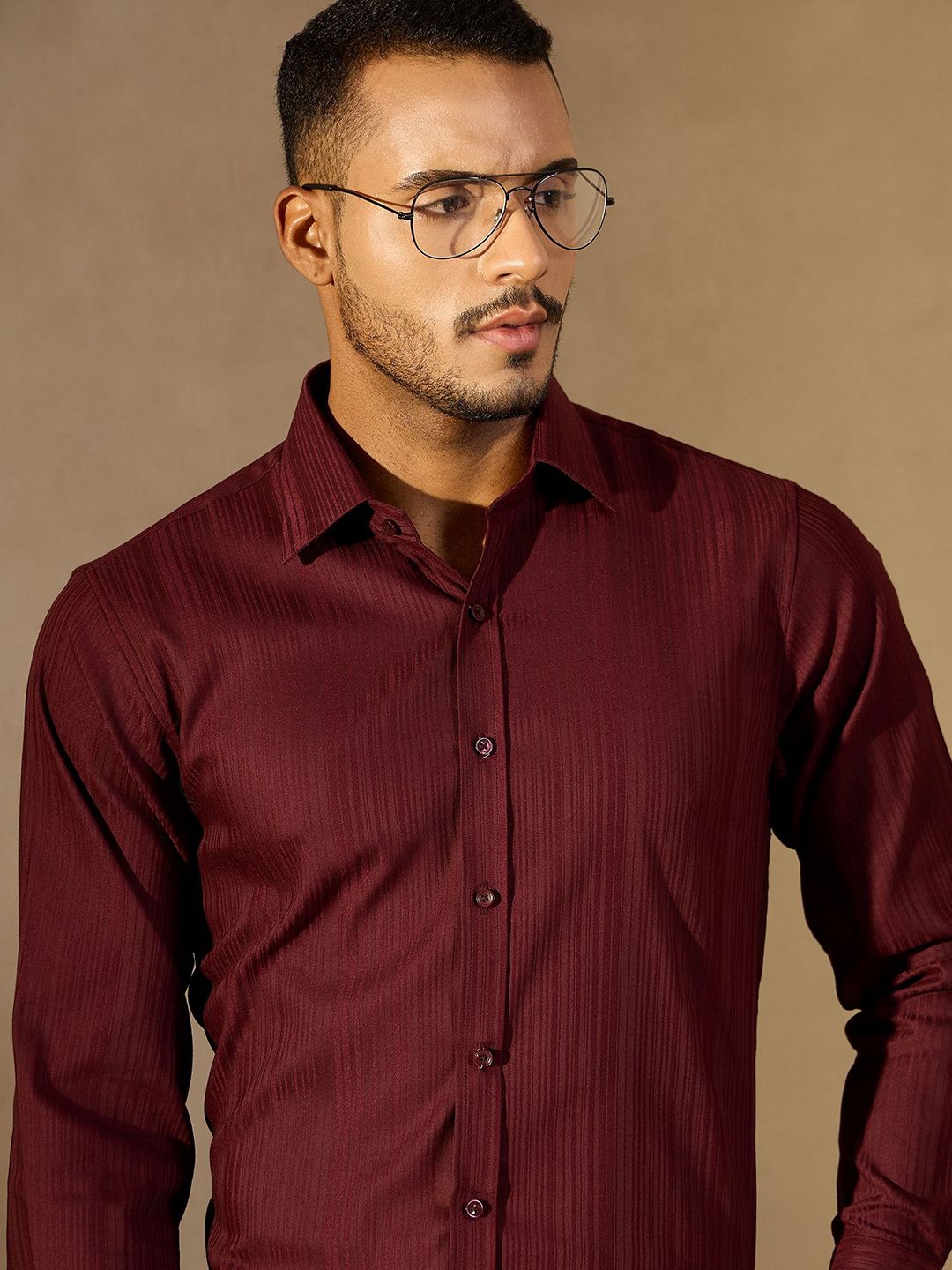 DENNISON Men Striped Textured Spread Collar Long Slevees Smart Formal Shirt