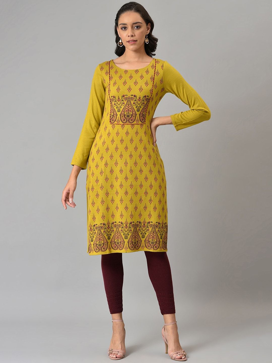 W Women Green Paisley Embroidered Keyhole Neck Flared Sleeves Kurta