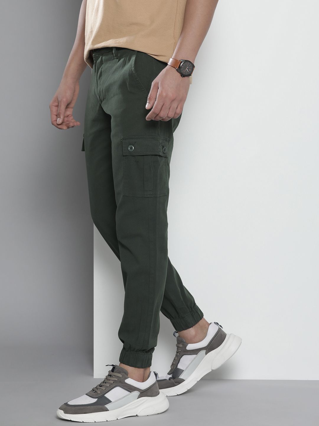 The Indian Garage Co Men Green Slim Fit Cargos Trousers