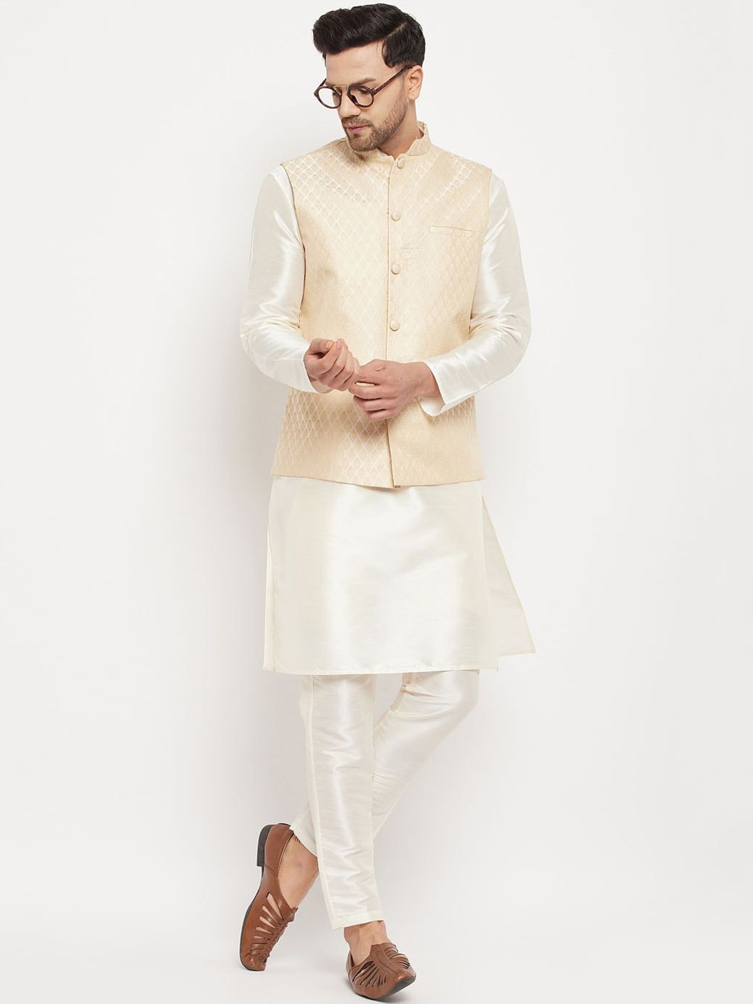 VASTRAMAY Mandarin Collar Straight Kurta with Pyjamas & Nehru Jacket