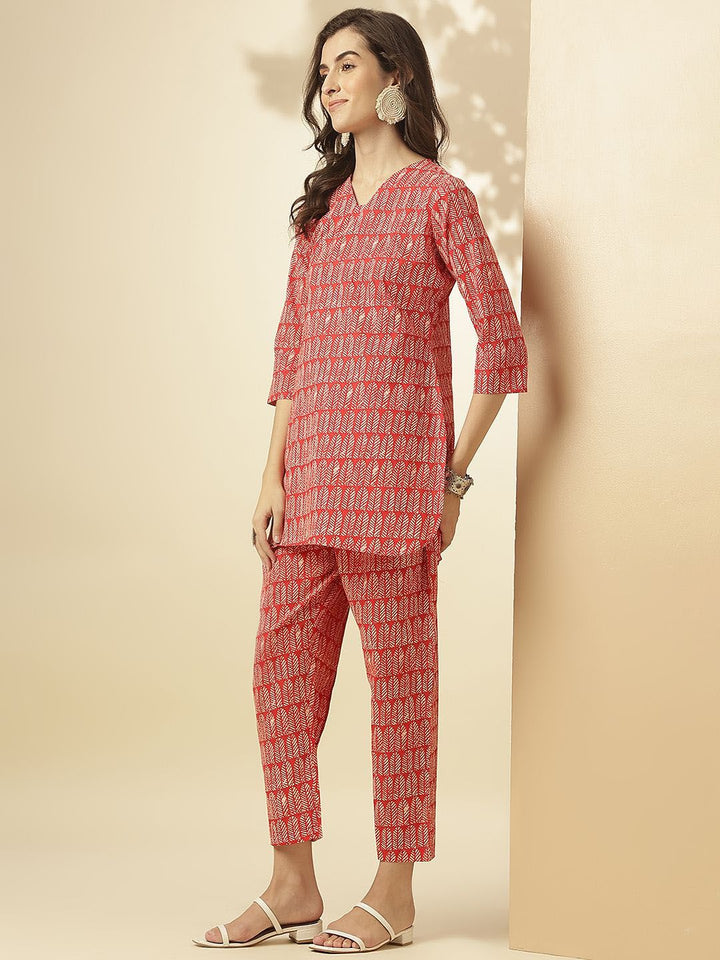 KALINI Ethnic Motifs Printed V-Neck Three-Quarter Sleeves Printed Tunic & Trousers