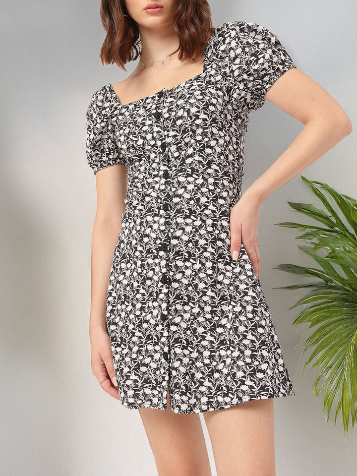 DressBerry Feisty Fashionista Square Neck Monochrome Printed Mini Dress