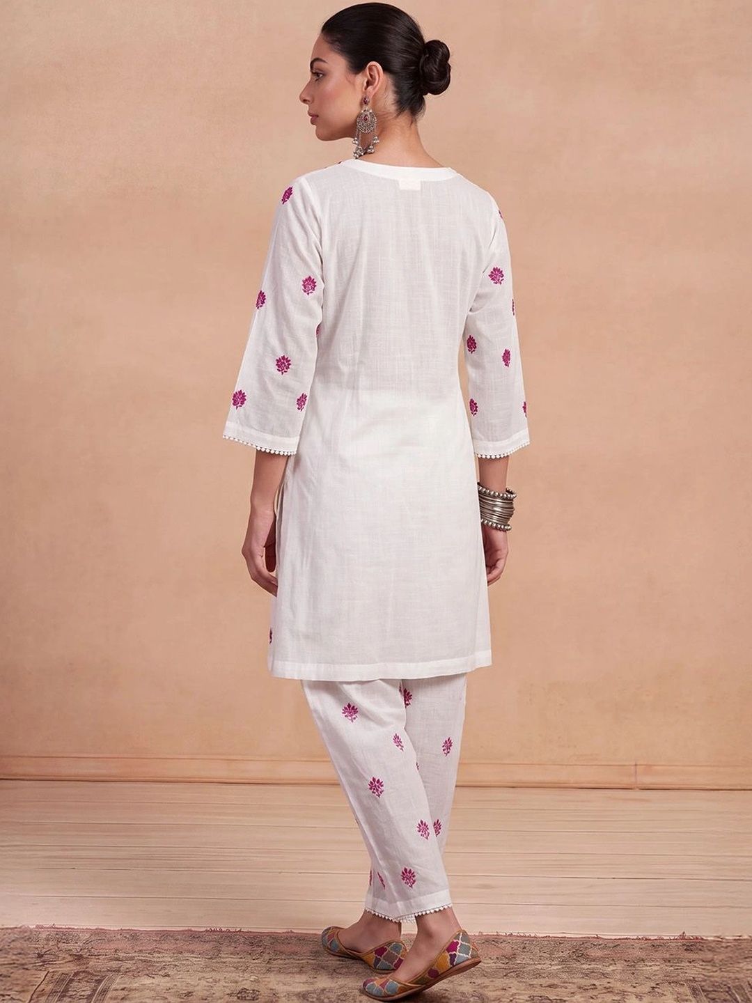 Rumah Chikankari Kurta Chikankari Biasa Wanita dengan Seluar