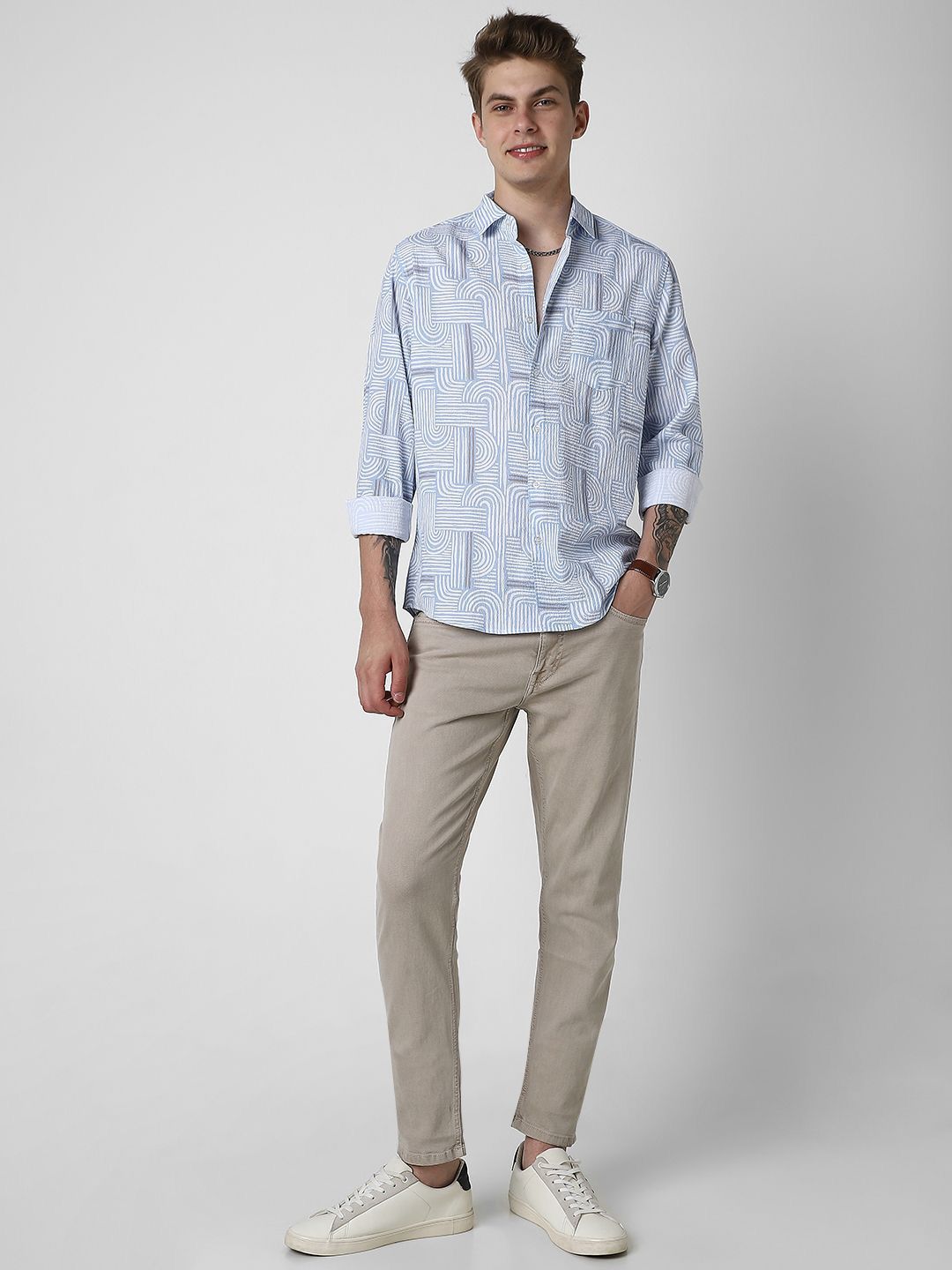 VASTRADO Men Classic Slim Fit Floral Opaque Printed Casual Shirt