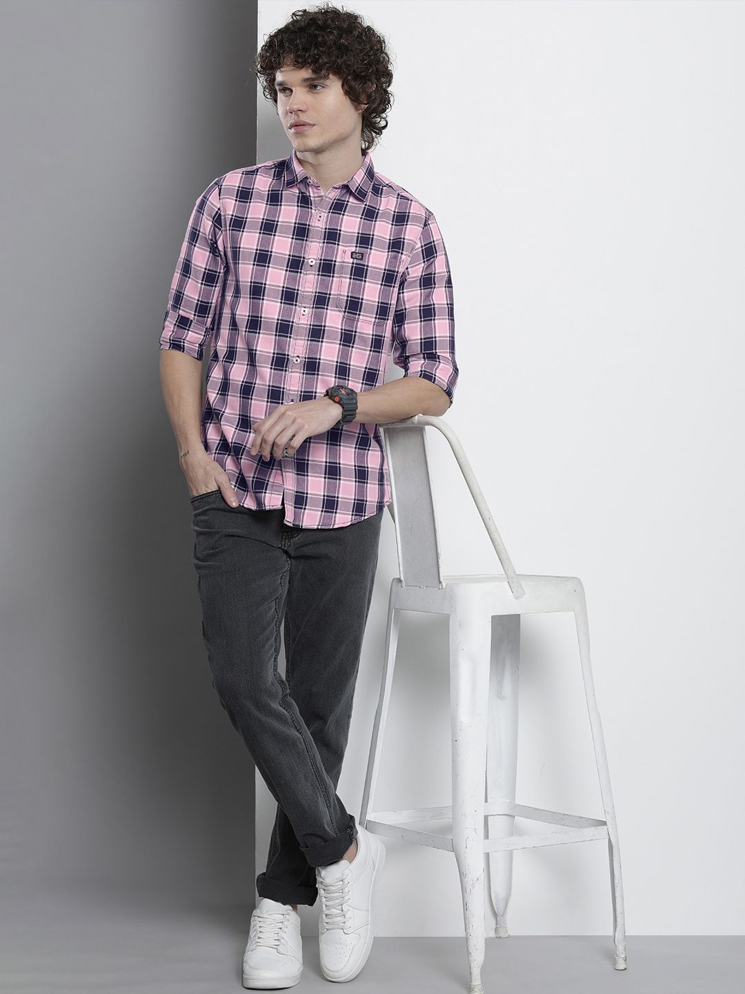 The Indian Garage Co Men Checked Casual Shirt
