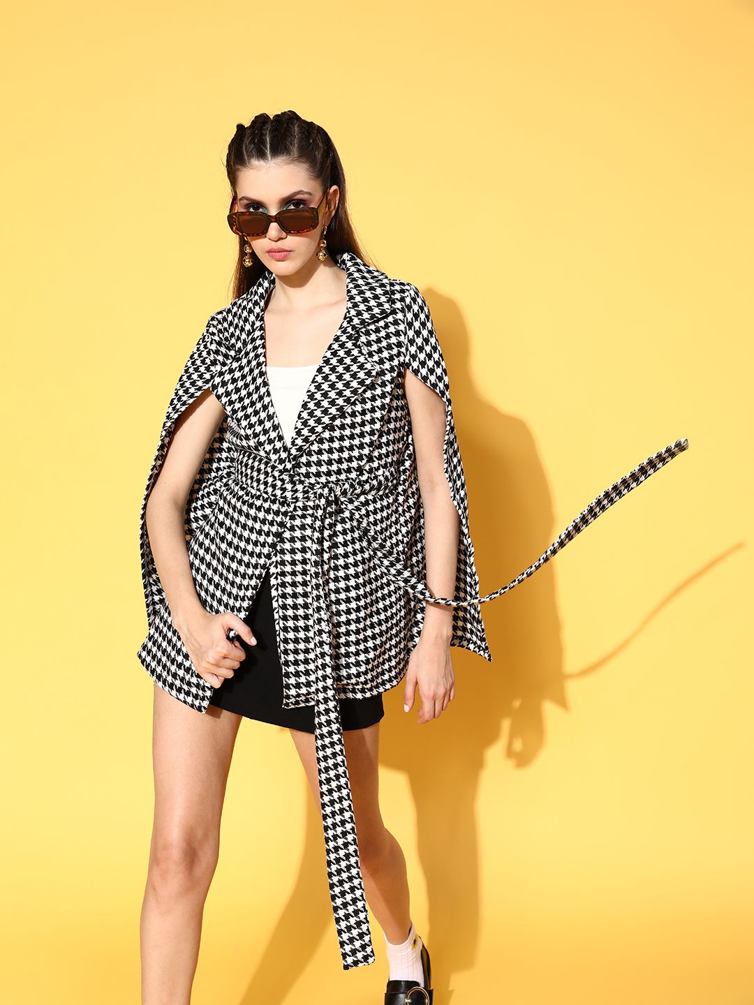 Berrylush Women White Houndstooth Oversized Layer Jacket
