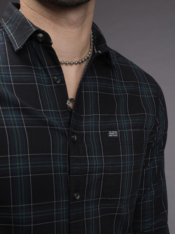The Indian Garage Co Men Black & Blue Slim Fit Checked Casual Shirt